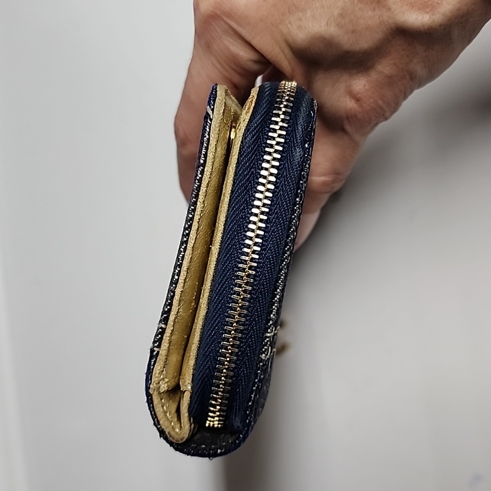 CHANEL Vintage Zip around Denim wallet - Picture 5 of 16